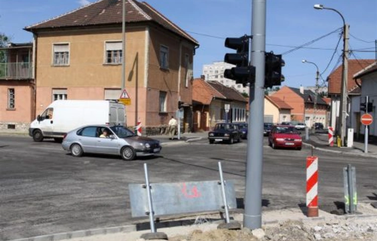 Útépítésből forgalmi dugó