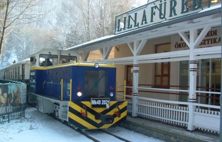 Télen is zakatol a kisvonat