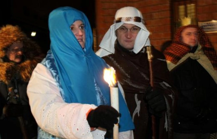 Adventi fáklyás felvonulás