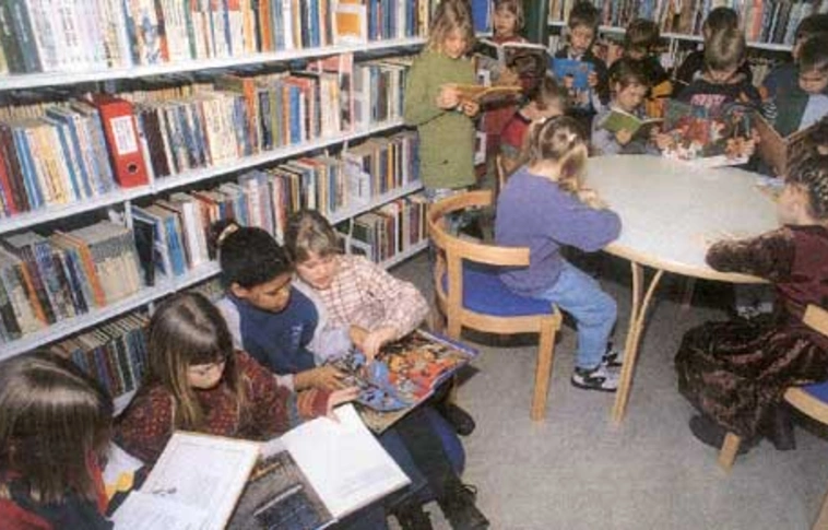 Advent és MÛÚT a könyvtárban