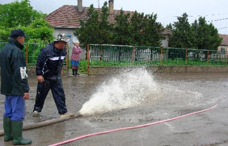 Még mindig víz az úr a régiónkban is