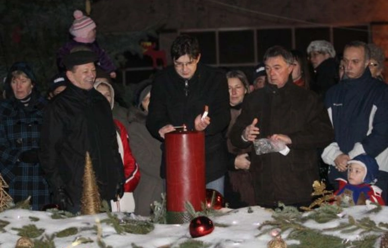 Ég a második adventi gyertya
