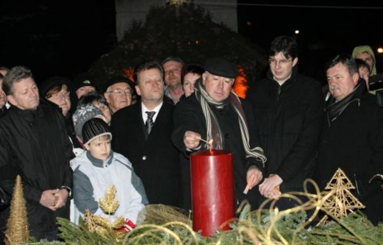 Égnek advent fényei