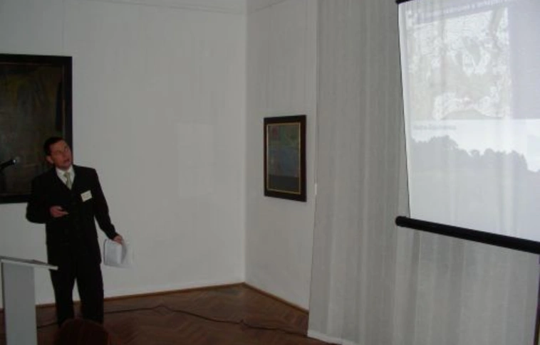 Régészek találkozója a múzeumban