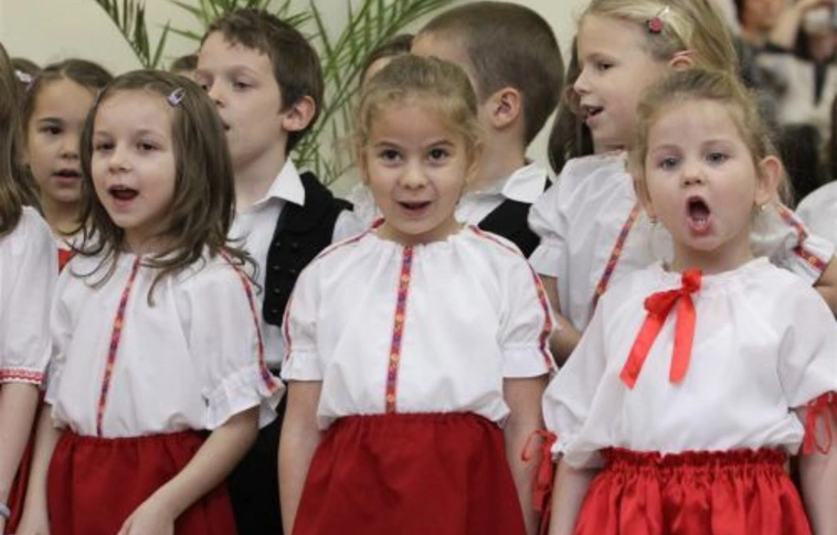 Népdalverseny kicsiknek és nagyoknak