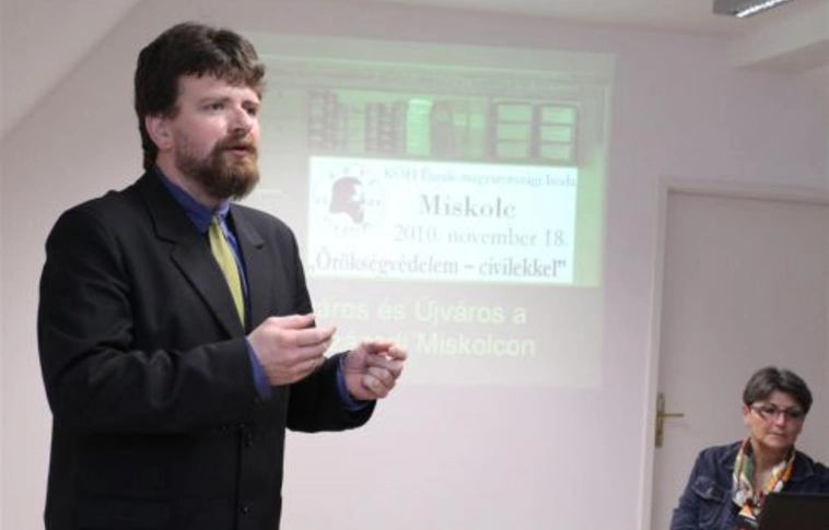 Örökségvédelem, civilekkel