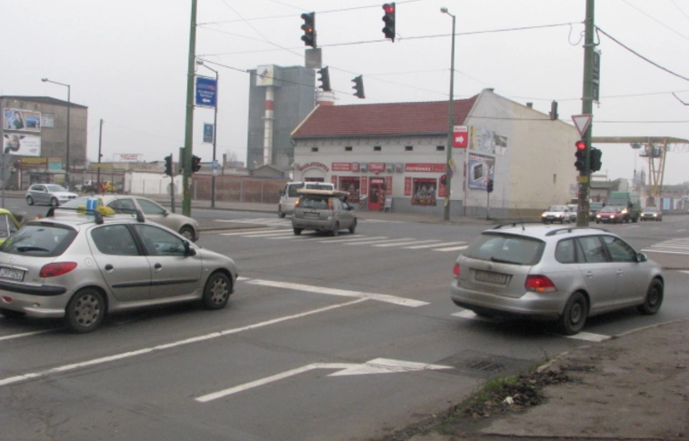 Új jelzőlámpás csomópont épül