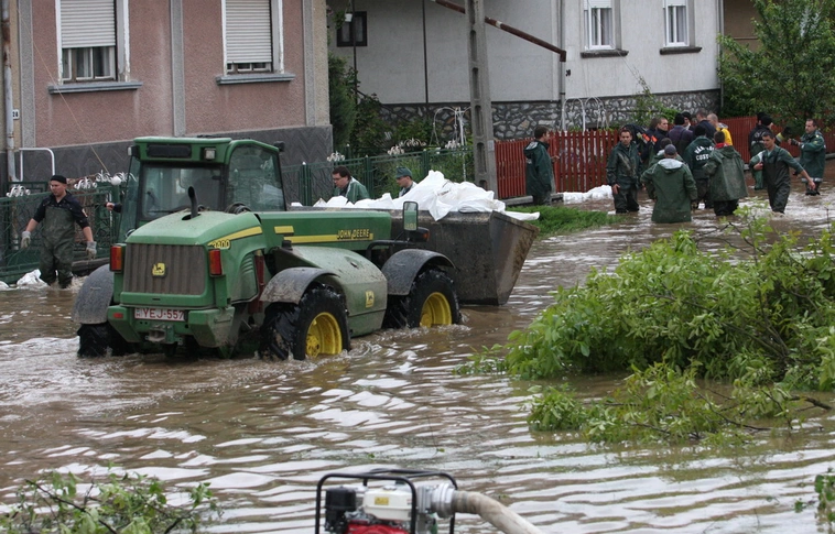 Pénteki árvízi összefoglaló