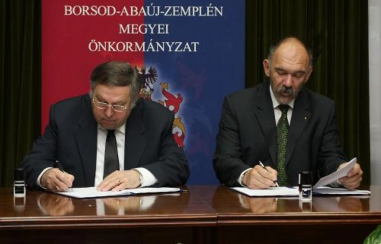 Együttműködik a megye és az egyetem
