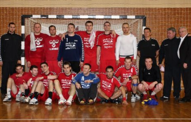Büszkék az ezüstre a DKC-Miskolc-Mivíz játékosai