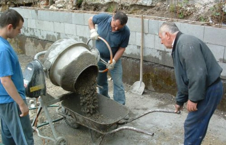 Felújítják a perecesi színpadot