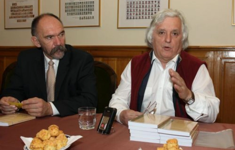 Új könyv az egészségügyről