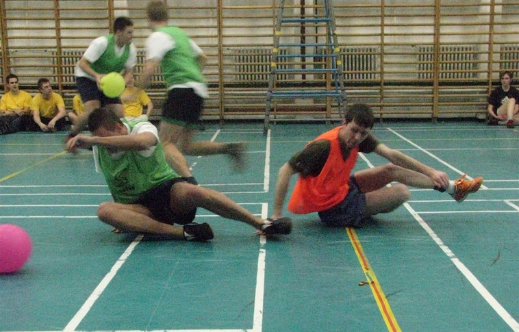 Nem viccelték el a kidobóst!
