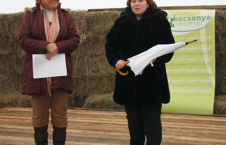 Pajtaszínház a fesztiváli forgatagban