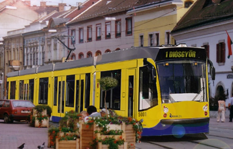 Zöld Nyíl: Villamos és PR tender