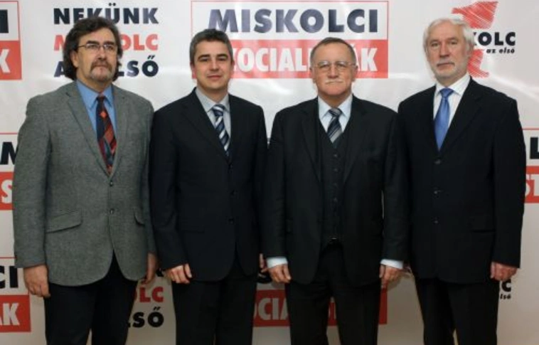 Összegyűjtötték ajánlószelvényeiket 