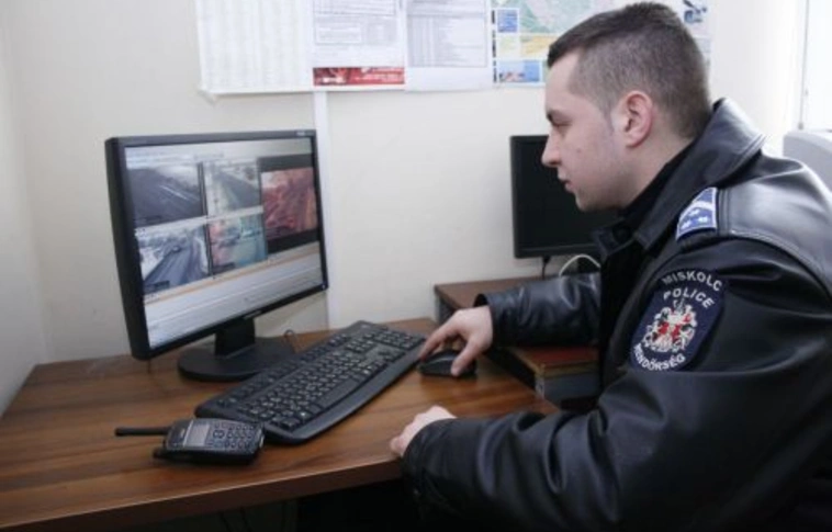 Monitorokat kapott a Tiszai pályaudvari rendőrőrs