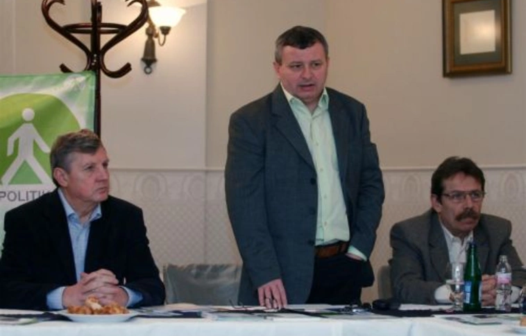 Akik szerint Lehet Más a Politika