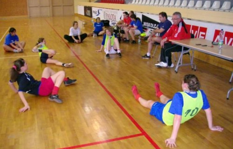 A bajnok ellen küzd a Vénusz hétvégén