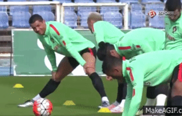 CR7 finoman szólva érdekes tánccal szórakoztatta társait