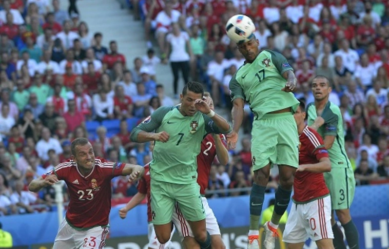 Hosszabbítás után nyolc között Portugália