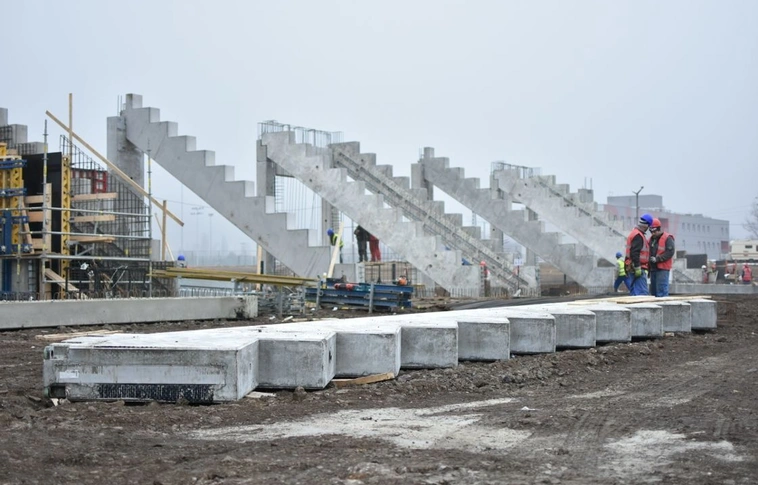 DVTK Stadion – Már látható a déli oldali lelátó alsó vázszerkezete!