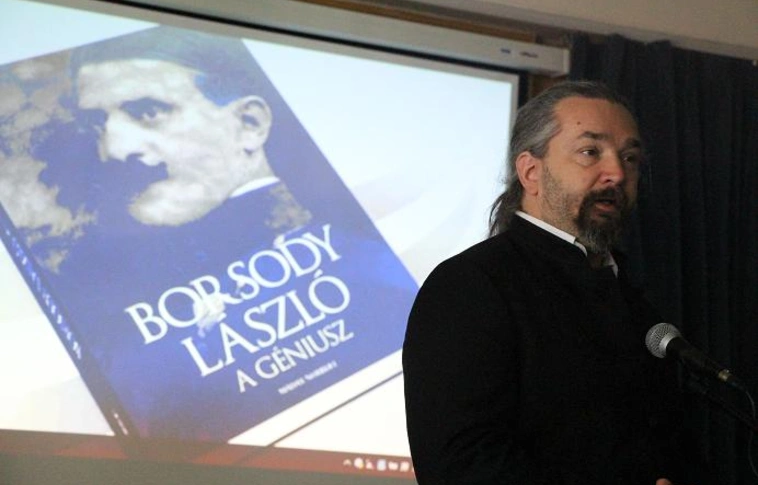 Könyv jelent meg a magyar vívás géniuszáról