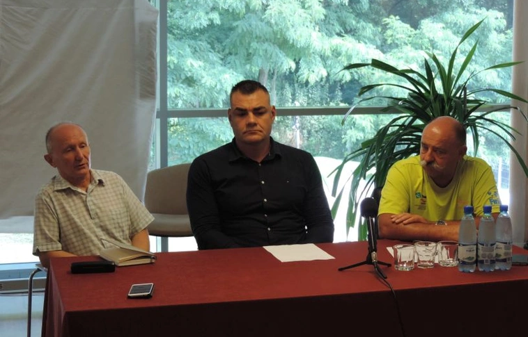 Szerdától beköltöznek a "cápák" a sportuszodába