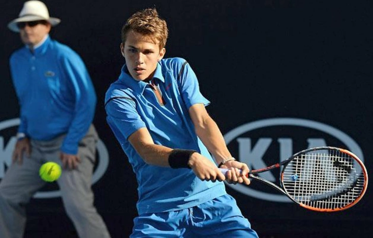 Wimbledon - Piros párosban továbbjutott