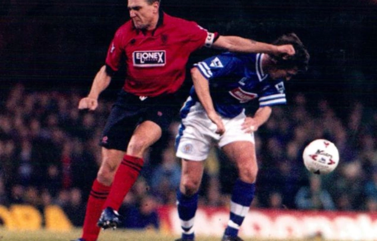 Labda volt, spori! – Vinnie Jones a pályán