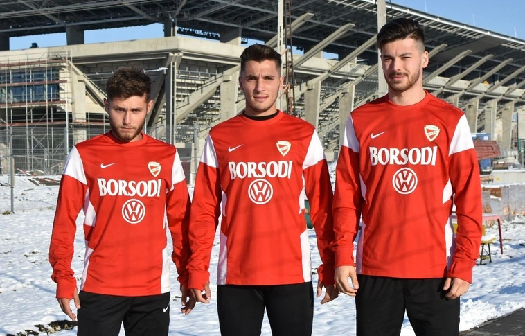 Magyar és dél-amerikai próbajátékosok az első edzésen (Képgalériával!)