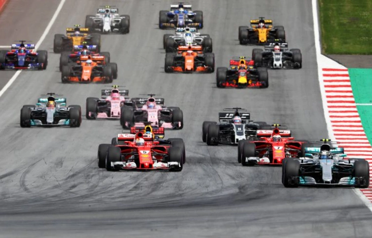 Négy F1-es csapat is módosított a nevén