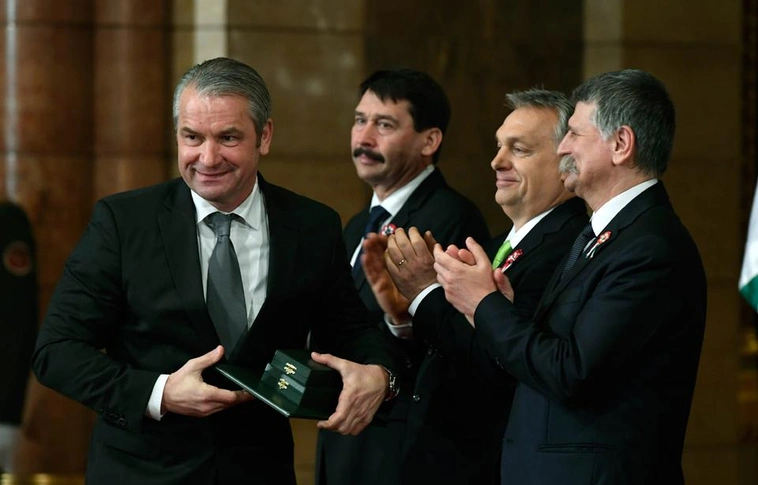 Storck megkapta a Magyar Érdemrend középkeresztjét