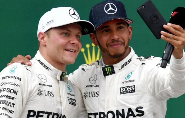 Bottas a pole-ban, Hamiltoné a második hely