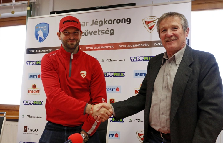 A szerződést hosszabbító Vassal megkezdi a play-offot a DVTK Jegesmedvék