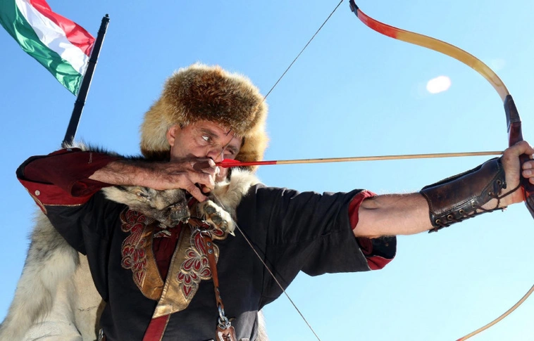 Négy távolsági világrekordot döntöttek meg a magyar íjászok