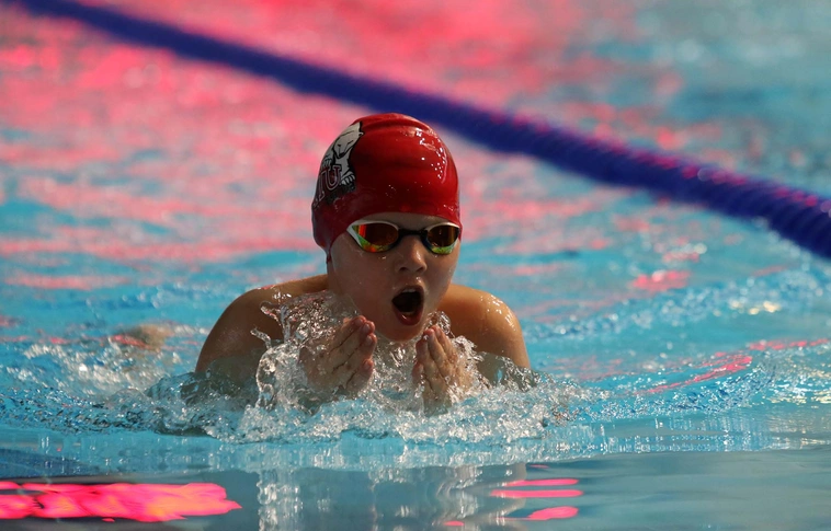 Tizenhat úszóérem Egerből