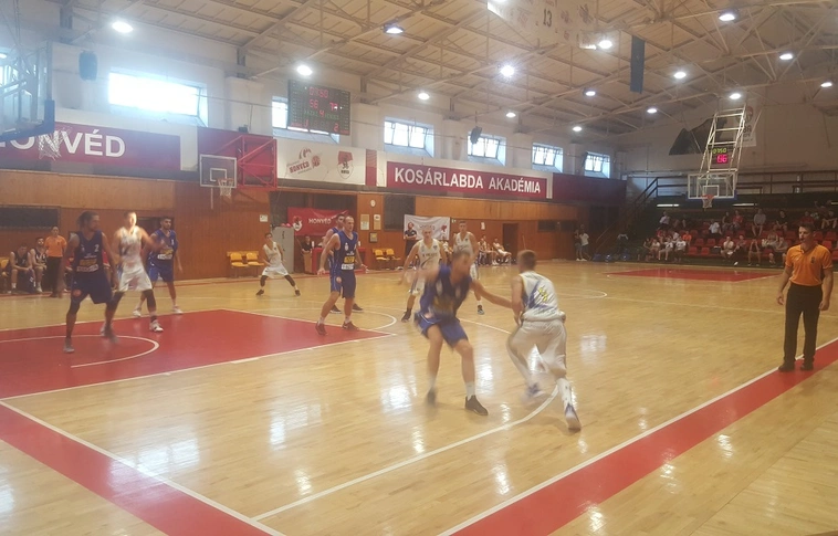 A sokkal rutinosabb Veszprém legyűrte a MEAFC-ot