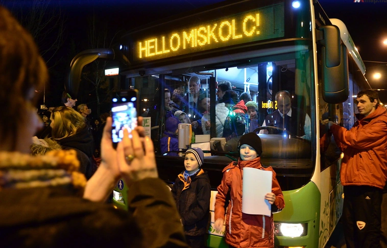 Buszok éjszakája - képgalériák sokaságával!
