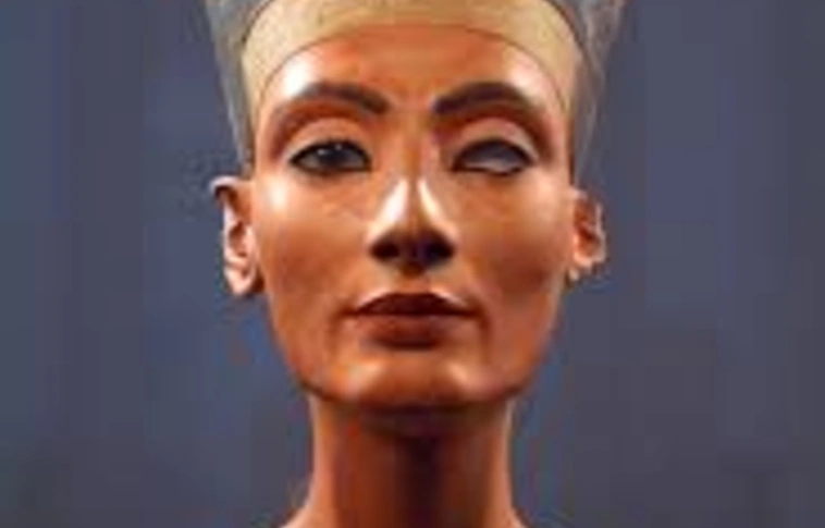 Nofertiti sírját rejtheti Tutanhamon kamrája