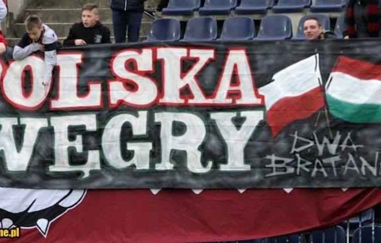 Lengyel magyar két jó barát – együtt harcol s issza borát