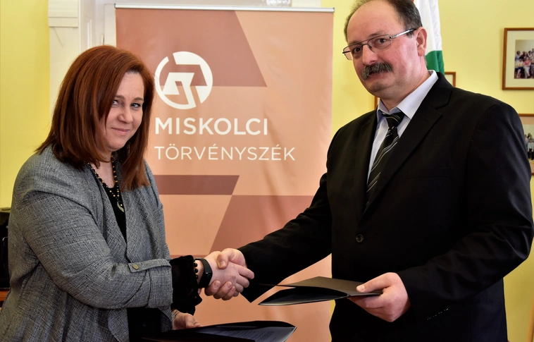 A jövő igazságügyi alkalmazottainak felkészítése a bíróság feladata is