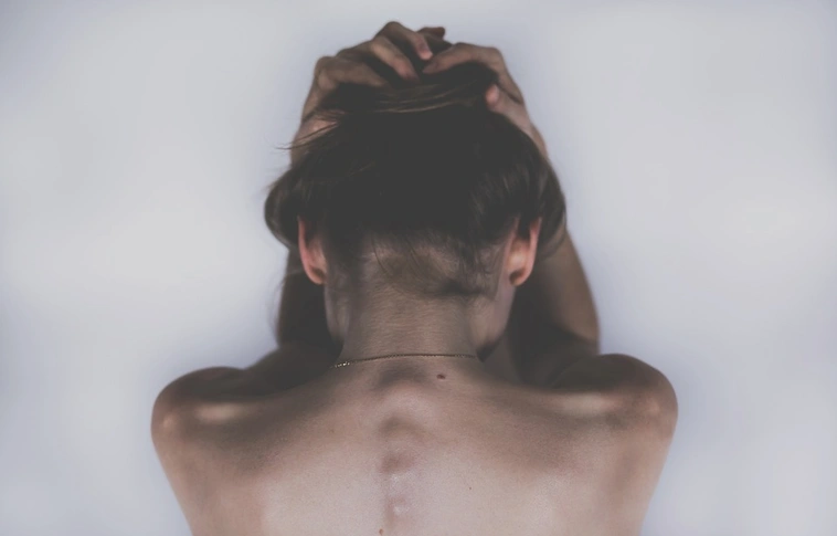 Depressziót okozhat a nőknél a túl hosszú munkaidő