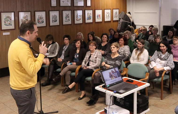 "Bevonzani az Alfa generációt" - Szakmai napot rendeztek a megyei könyvtárban