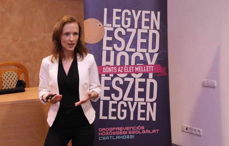 Felpörget vagy túlpörget? – Az energiaitalok veszélyeiről tartottak előadást a diákoknak