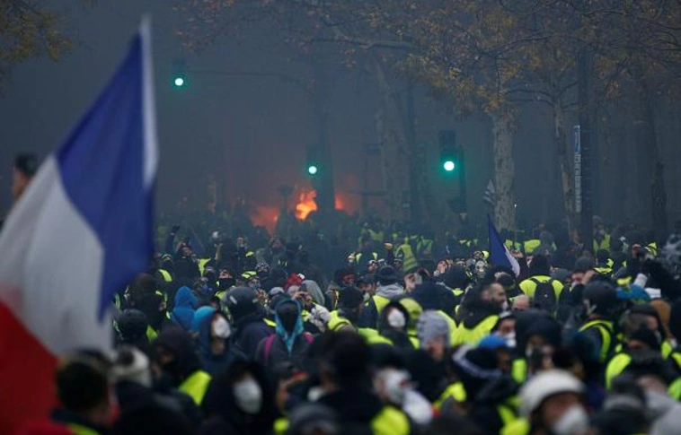 A francia rendőrség rendkívüli állapot kihirdetését kérte a párizsi zavargások miatt