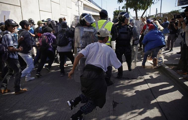 Migránskaraván - Ismét megnyitották az amerikai-mexikói határt