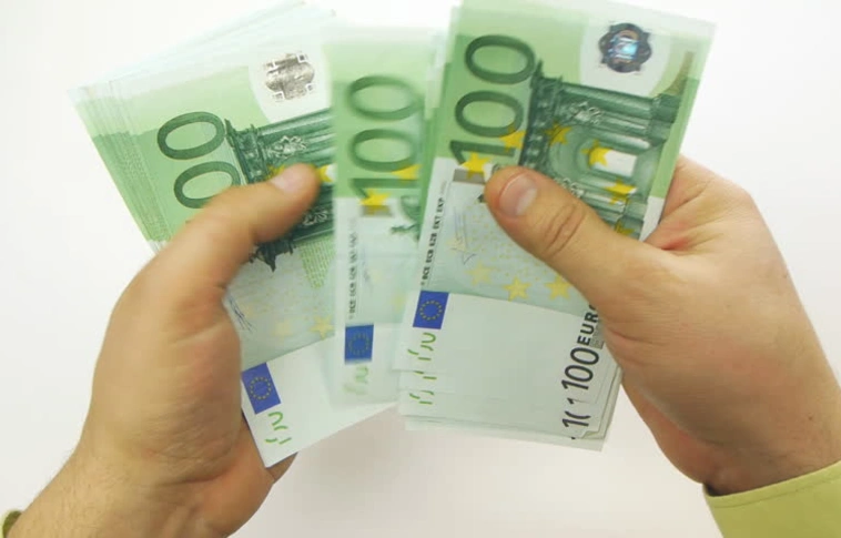 Jogilag sem lehetséges a bérunió
