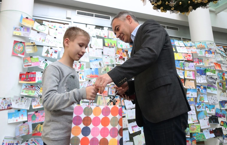 "A gyermeki lélek utat mutat" - díjazták a karácsonyi rajzpályázat nyerteseit (Képgalériával)
