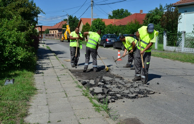 Nyolc utcában is javítják az úttestet